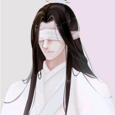 老人手握尖锐物疑似故意戳路人
